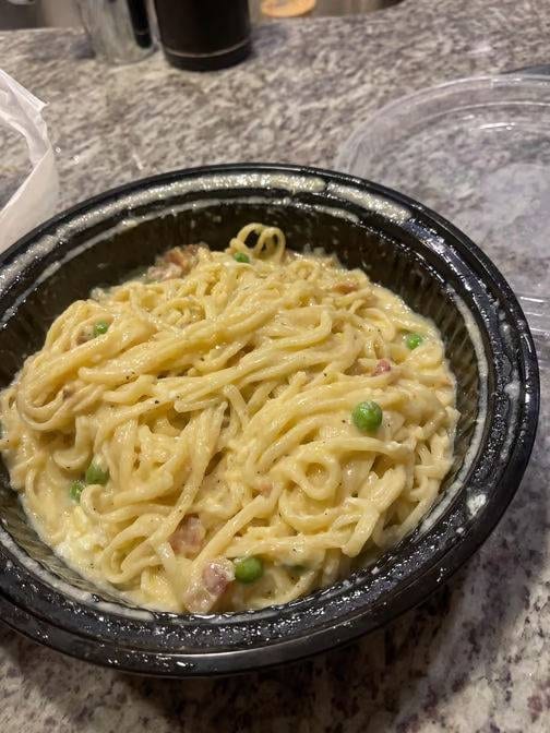 Linguine Carbonara.