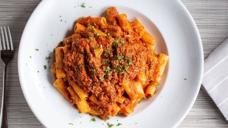 Rigatoni Bolognese Full Platter.