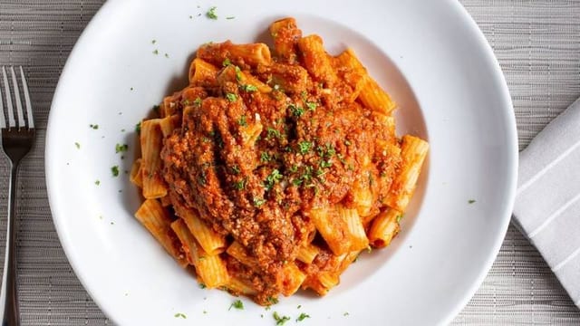 Rigatoni Bolognese Full Platter.